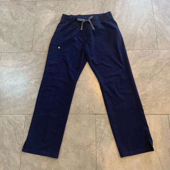 Figs Kade Cargo Scrub Pants Medium - Picture 2 of 12